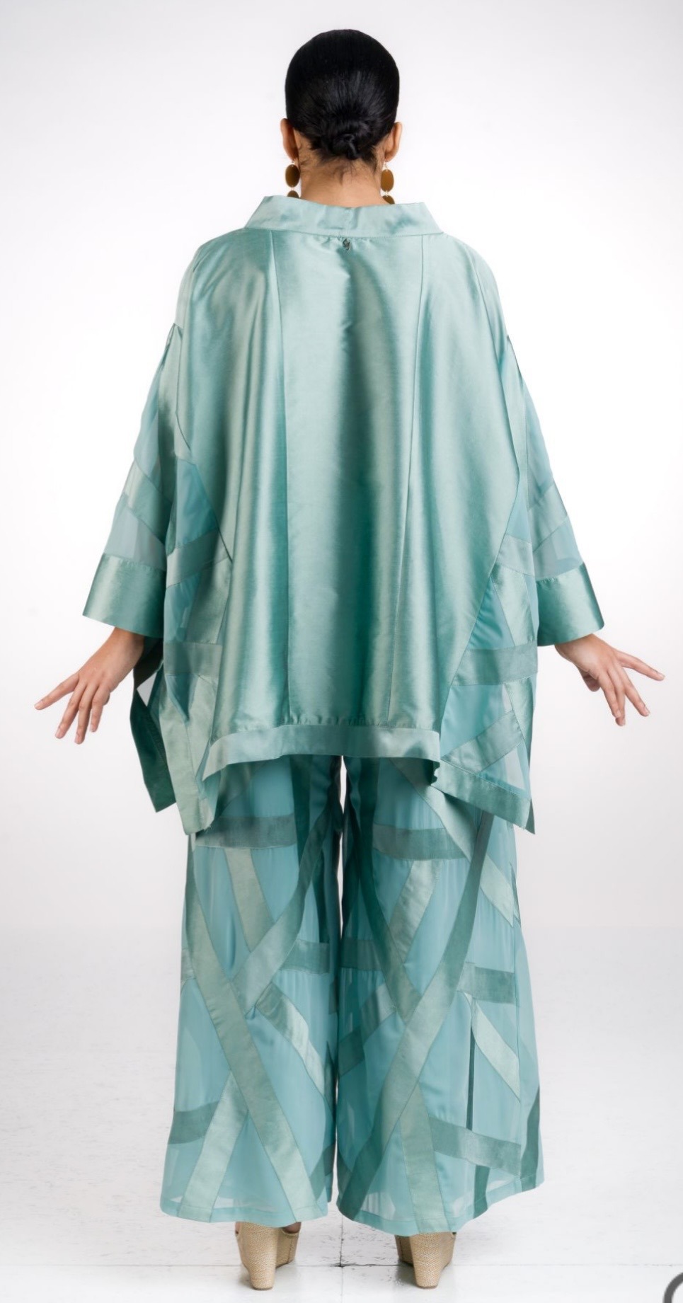 Casacca in georgette e taffetas di viscosa : colori Tiffany - immagine 2
